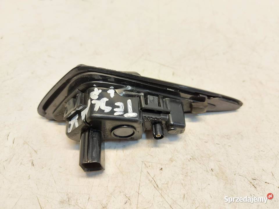 TESLA MODEL Y 2022r KAMERA KIERUNKOWSKAZ LEWY