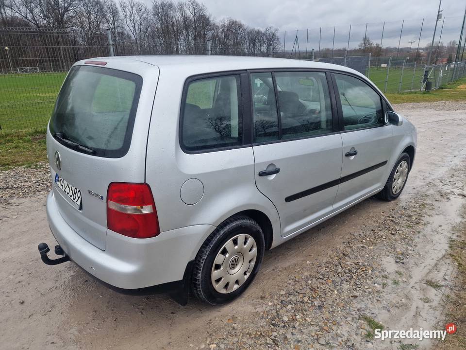 Volkswagen Touran 16 FSI Parznice