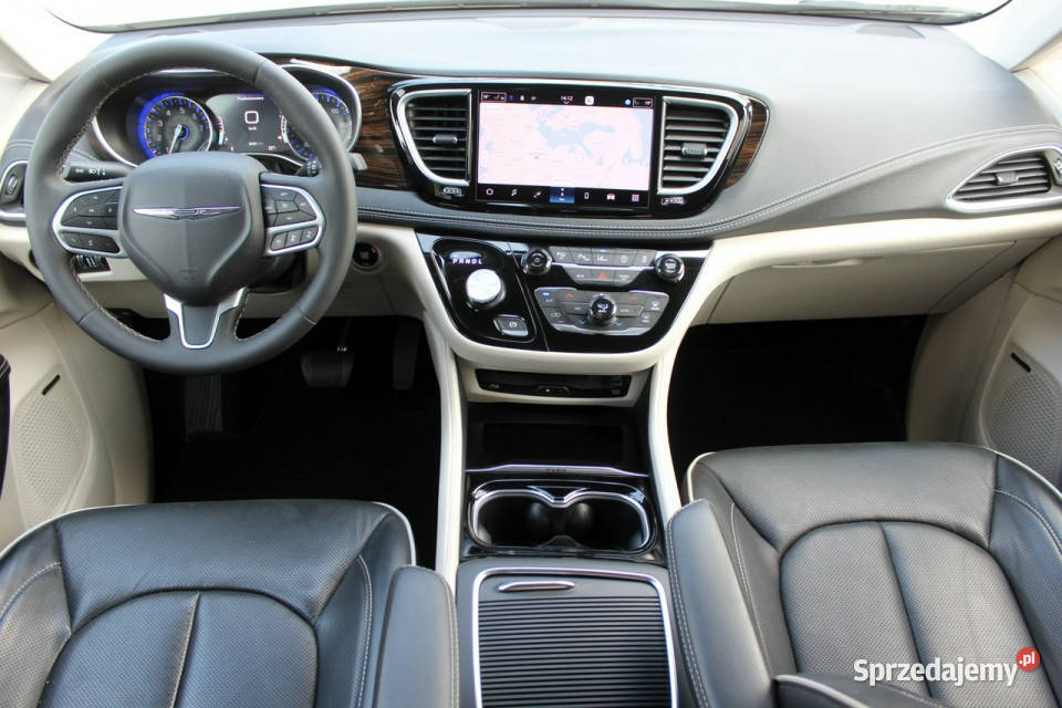 Chrysler Pacifica 4X4 7 osób Panorama Kamera360 Rok produkcji 2023 mazowieckie