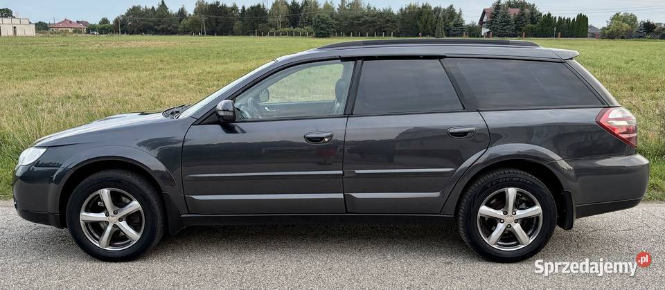 SUBARU Outback niski przebieg 183 Wyposażenie VAT marża mazowieckie Warszawa