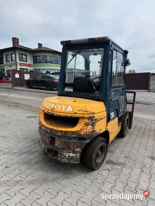 wózek widłowy TOYOTA 7FDF30 udźwig 3000 350m Działoszyn sprzedam