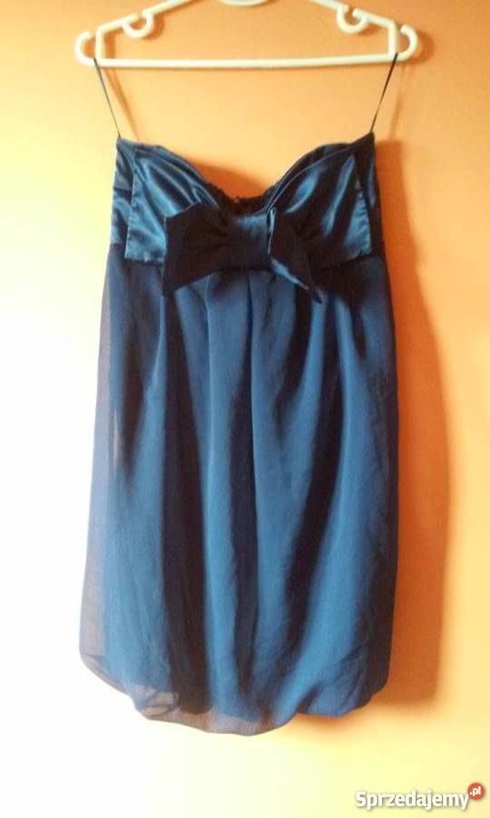 Sukienka z kokardką