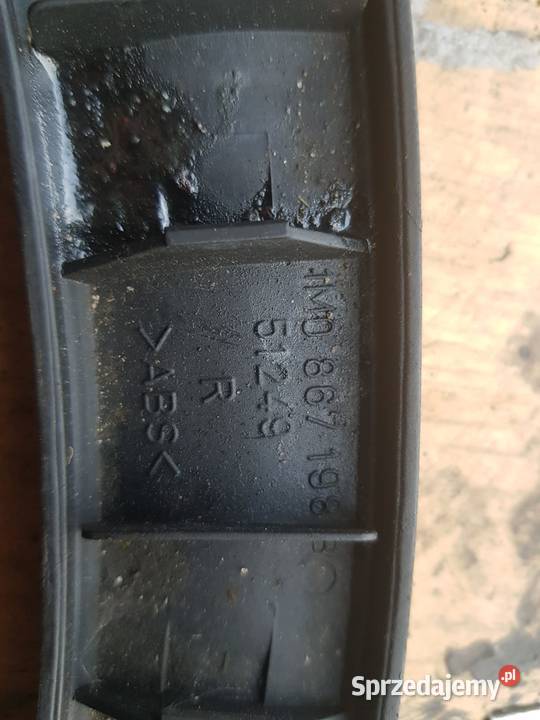 Uchwyt drzwi prawy 1M0867198 Jędrzejów