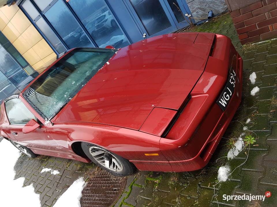Syndyk sprzeda samochód marki Pontiac Firebird