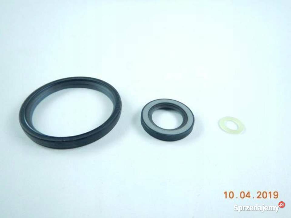 USZCZELKI SKRZYNI KORBOWEJ MAZDA 121 9603