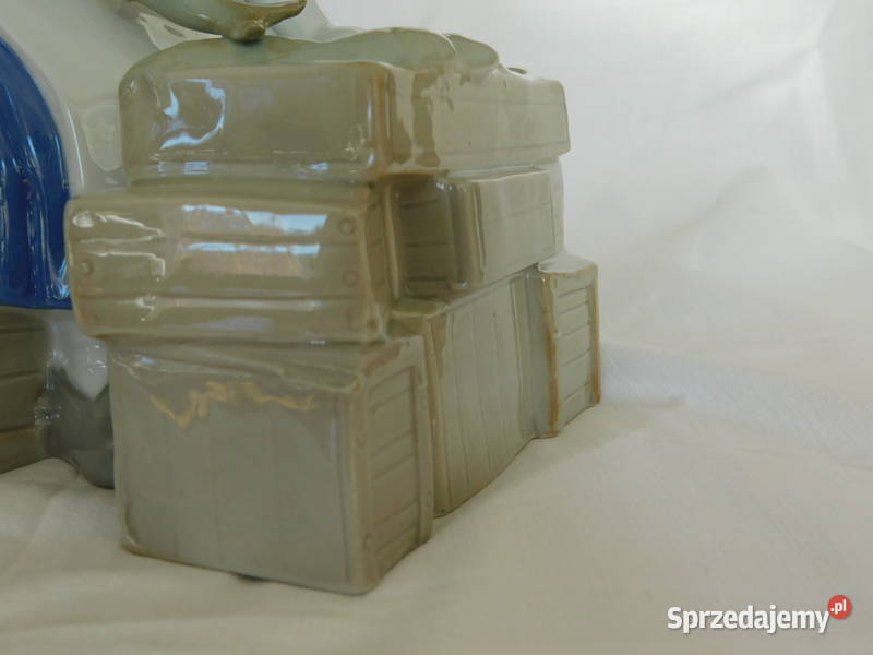 Figurka babci sprzedającej ryby Lippelsdorf 1431 Porcelana i szkło