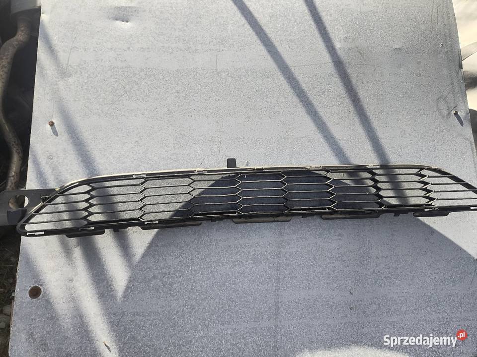Środkowa kratka zderzaka citroen DS5 9673279077 Kakonin sprzedam