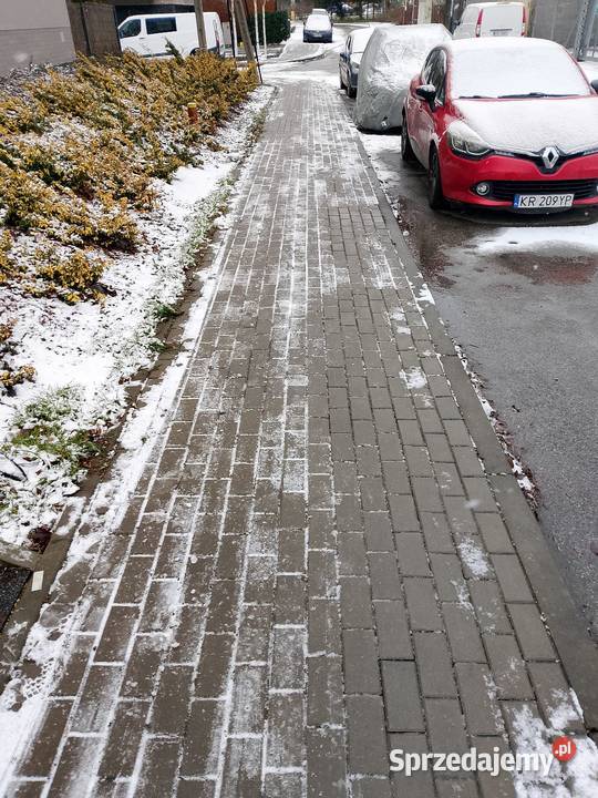 Odśnieżanie posesji chodników Kraków