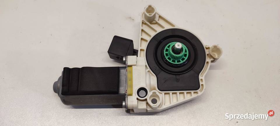 MERCEDES X117 CLA SILNICZEK SZYB LEWY PRZÓD osobowe sprzedam