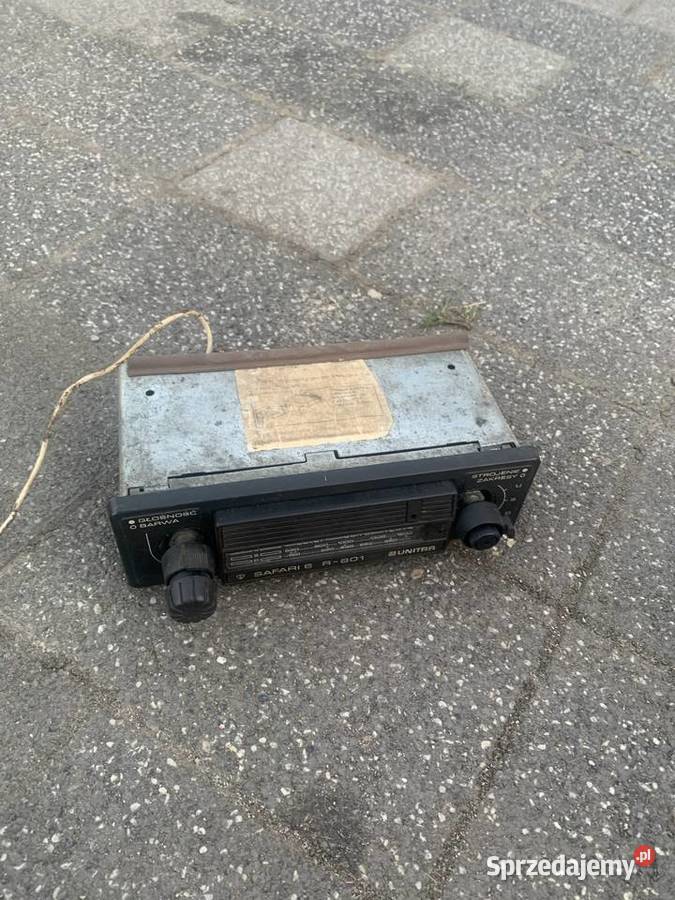 Zabytkowe radio Fiat 125p Ciechocinek