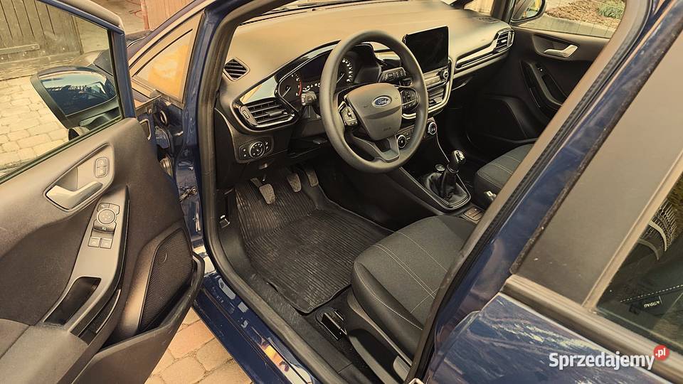 Ford Fiesta model 2020 bogate wyposażenie niski