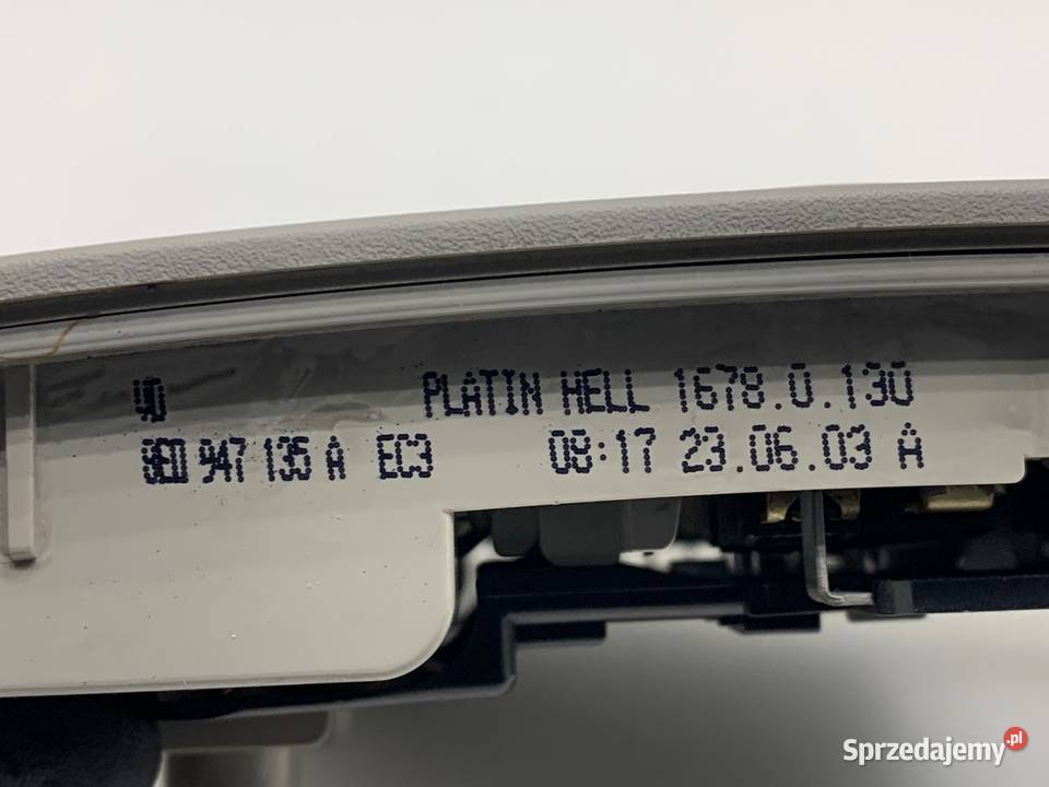 LAMPA SUFITOWA AUDI A4 B6 8E0947135A Kombi 0005