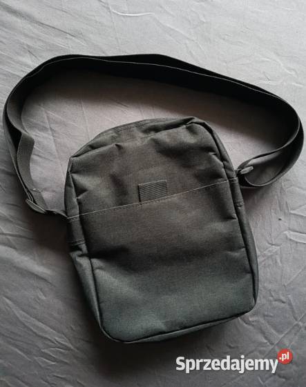 Torba Saszetka na ramię Diverse 24x29 czarna