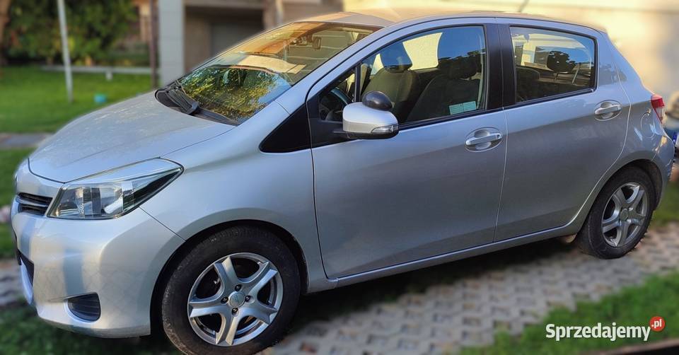 TOYOTA YARIS 13 Benzyna 99 podkarpackie Stalowa Wola sprzedam