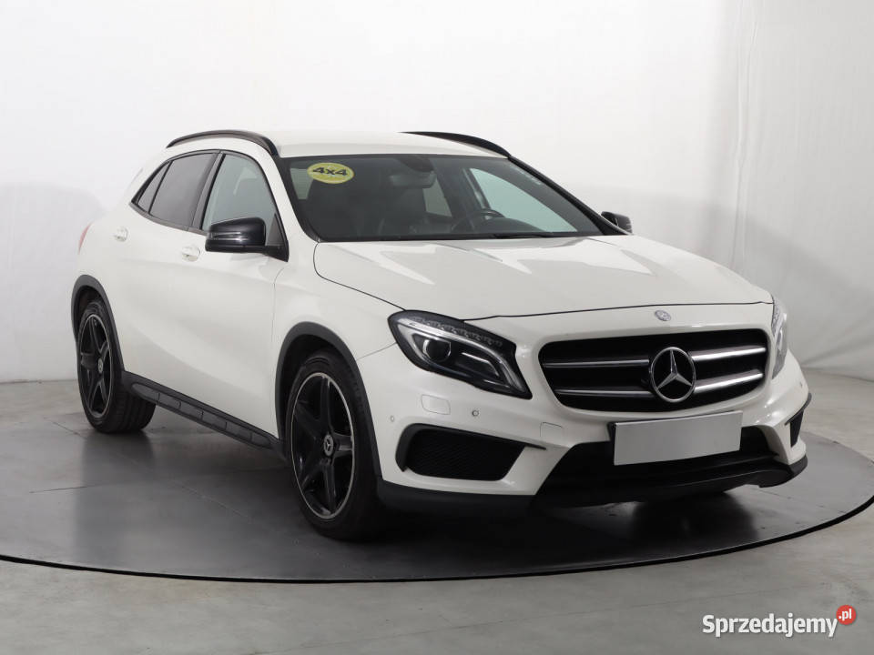 Mercedes GLA GLA 250 4MATIC radio