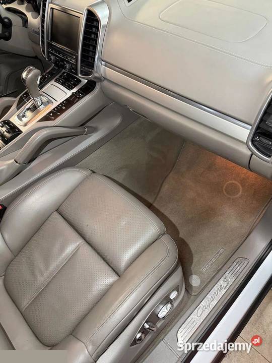 Porsche Cayenne 48 benzyna 400 2010r Faktura VAT Dobroszyce