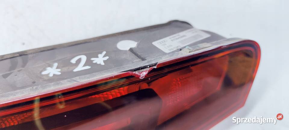 LAMPA LEWY TYŁ W KLAPĘ AUDI A3 8V 3D 8V3945093 Przystajń