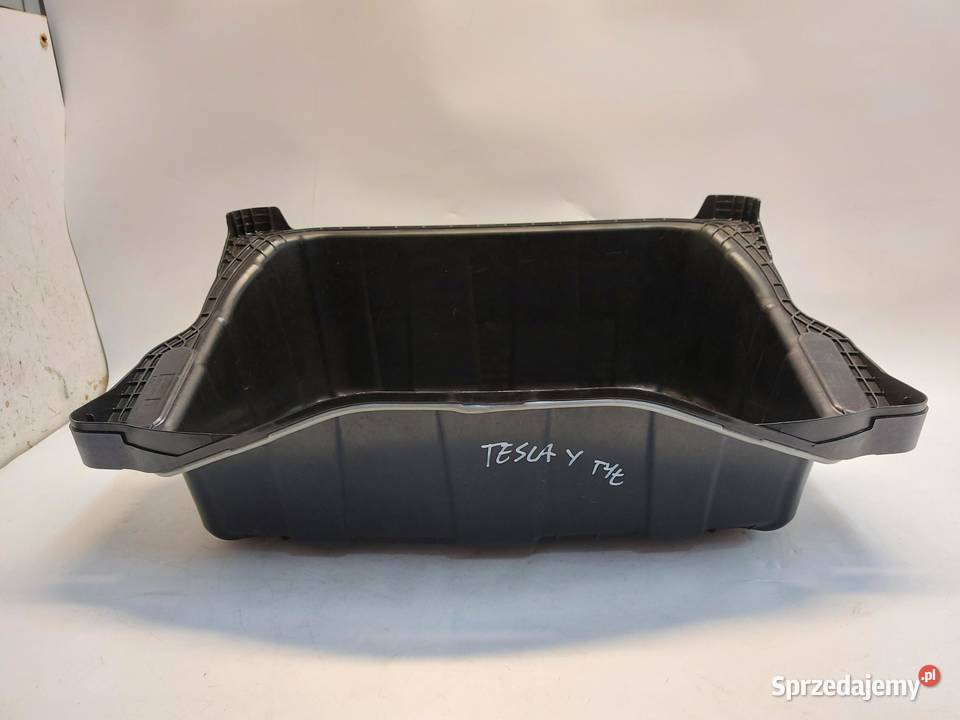 TESLA MODEL Y 2024r WANNA SCHOWEK KUFER sprzedam