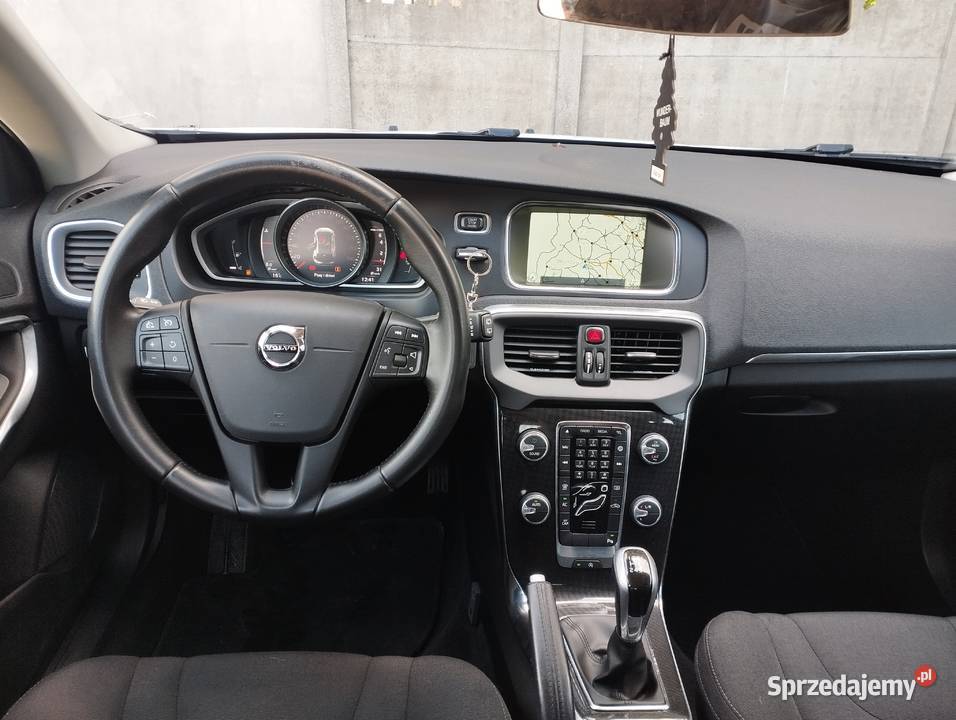 Volvo V40 NAVI 20 BENZYNA T2 Rok produkcji 2016