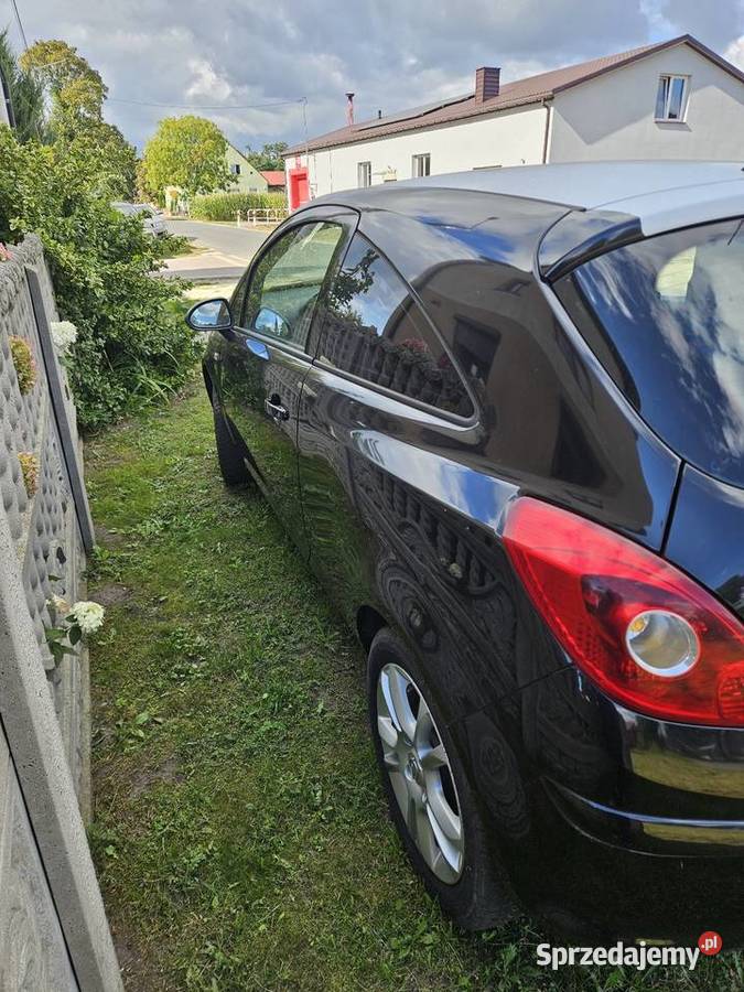 Opel corsa D 14 2009r uszkodzony Koło sprzedam