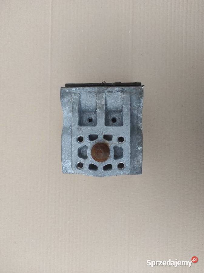 SCANIA R S ŁAPA MOCOWANIE SILNIKA PODUSZKA ciężarowe Bieleń