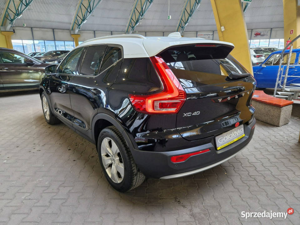 Volvo XC 40 opis W podanej Roczna Gwarancja czarny