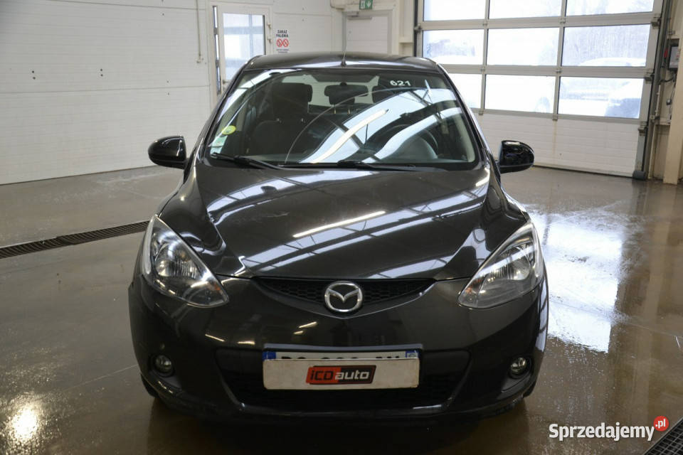 Mazda 2 13 benzyna 75 klimatyzacja mały przebieg czarny sprzedam