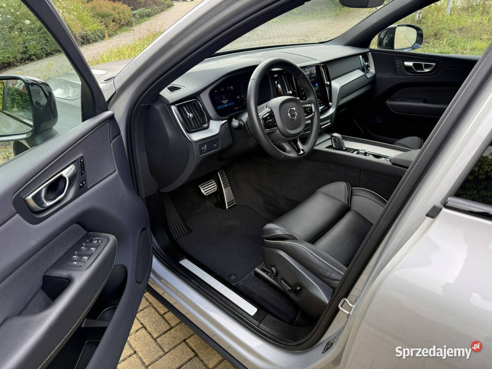 Volvo XC 60 Rdesign Faktura VAT 23 II 2017 asystent pasa ruchu Tarnowskie Góry