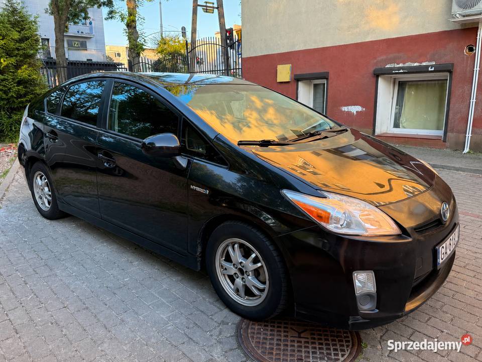 Toyota Prius III 18 Hybrid LPG KME Kamera Gdynia sprzedam