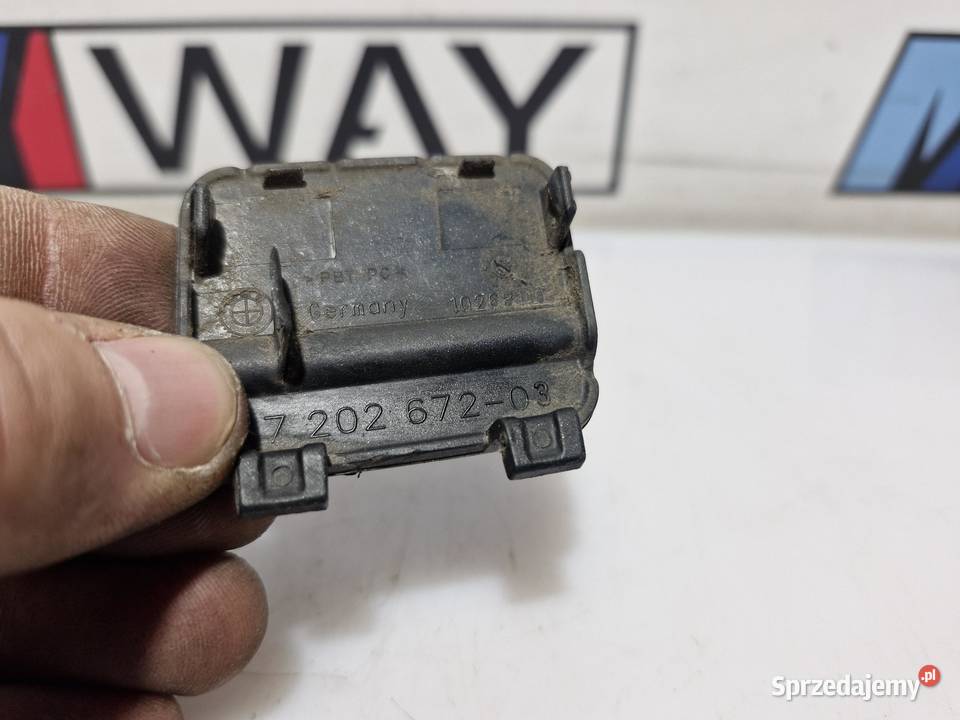 BMW E90 E91 ZAŚLEPKA HAKA ZDERZAKA TYŁ 7202672 sprzedam