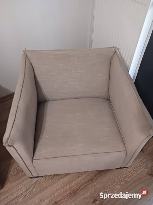 Fotel w kolorze jasnobeżowym Piotrków Trybunalski