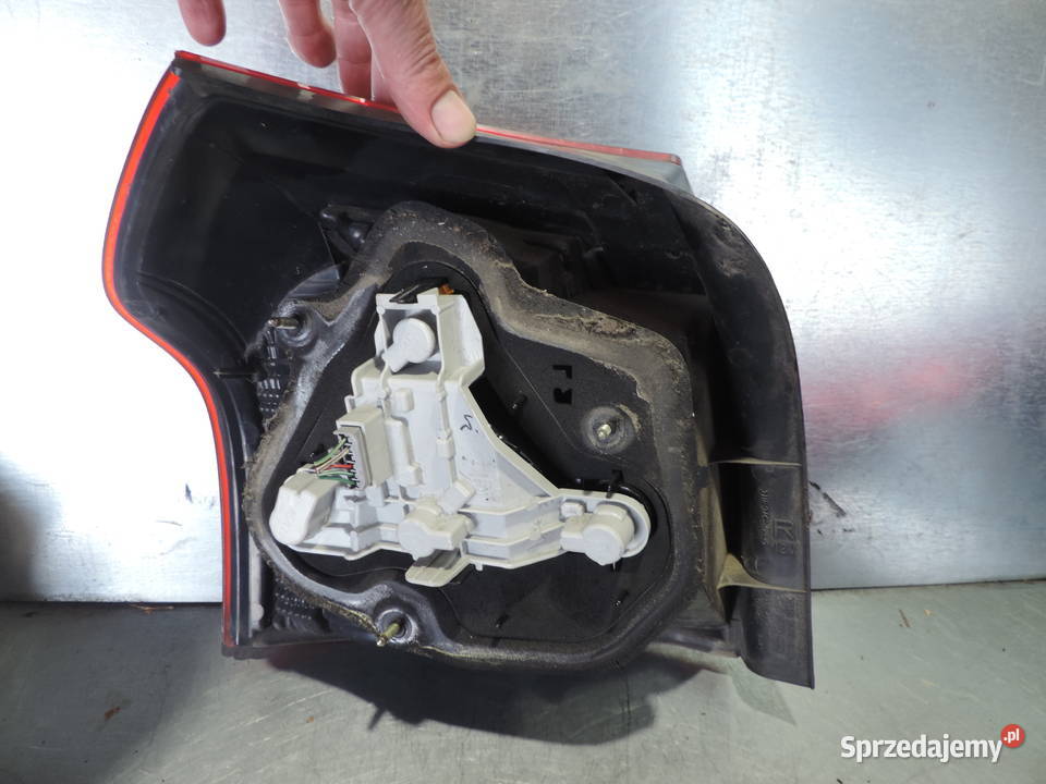 LAMPA PRAWA TYLNA TOYOTA COROLLA E12 HB FL Rok produkcji 2004 Nowy Sącz