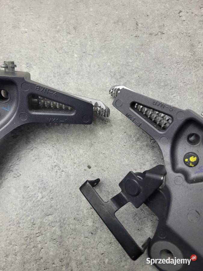 YAMAHA MT 09 MT09 MT09 2124 OEM PODNÓŻEK SET Nowy Tomyśl