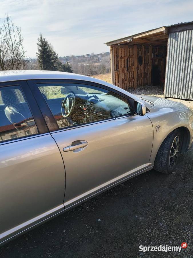 Toyota avensis nieuszkodzony Siepraw