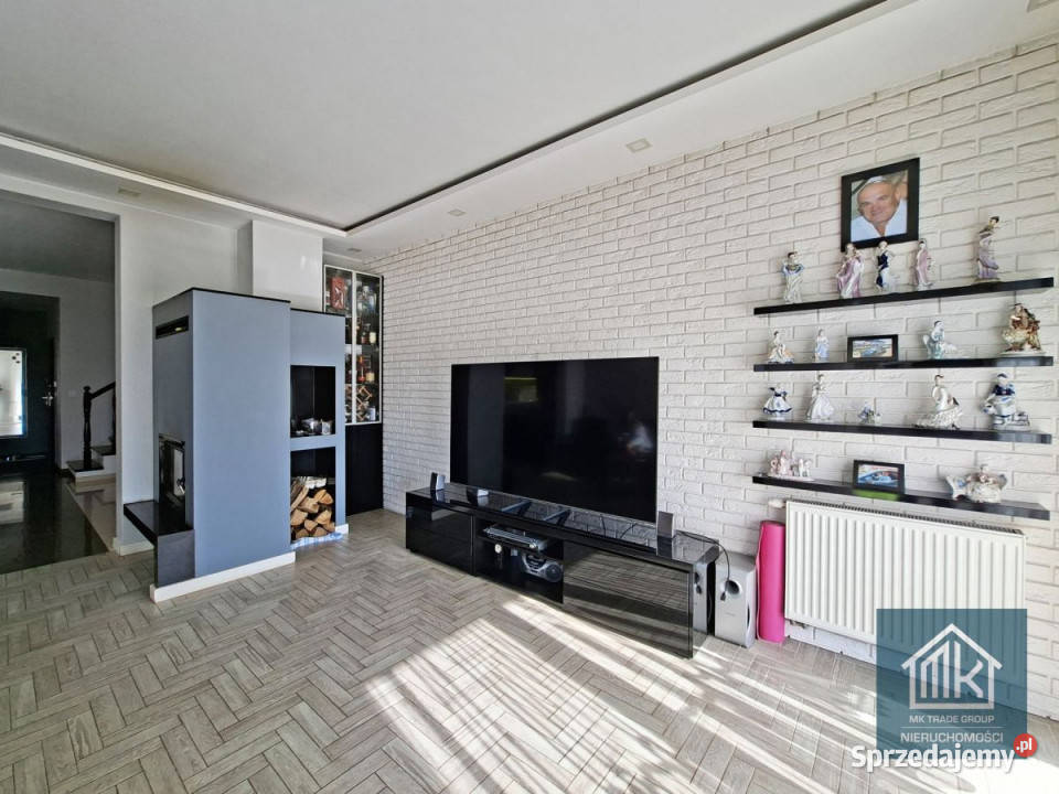 Sprzedaż domu wolnostojącego Niepołomice 212m2 3 piętra i więcej małopolskie