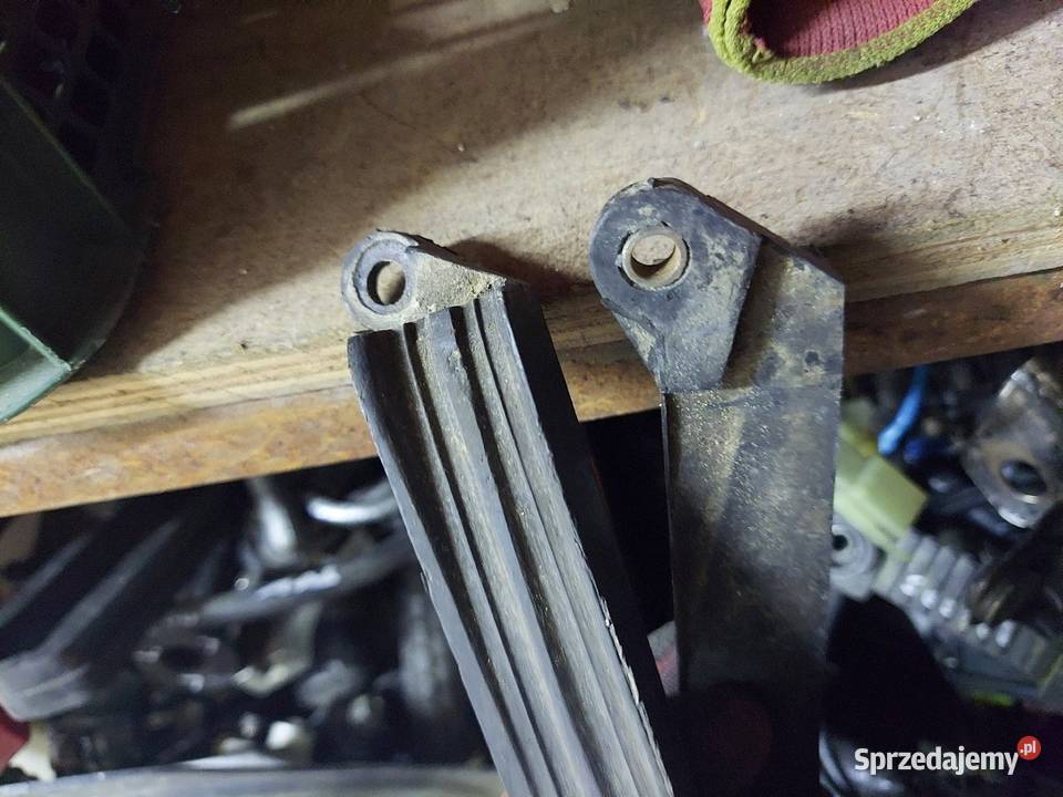 Suzuki DR 800 ślizg wahacza prowadnica łańcucha Jelenia Góra