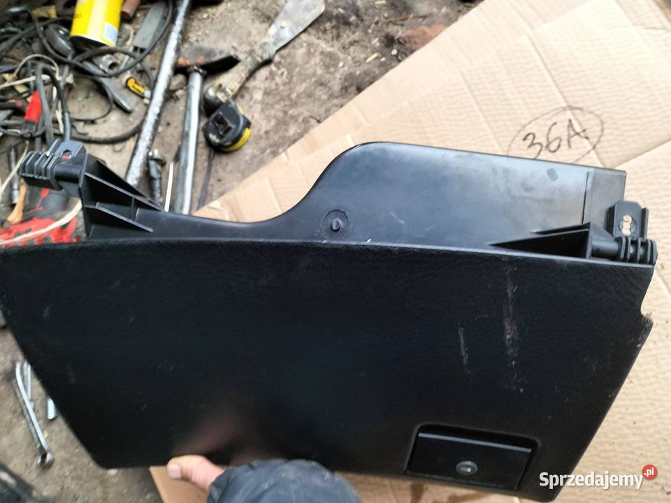 AUDI 80B4 80 B4 SCHOWEK PASAŻERA osobowe Schowki, półki Kamień-Kolonia