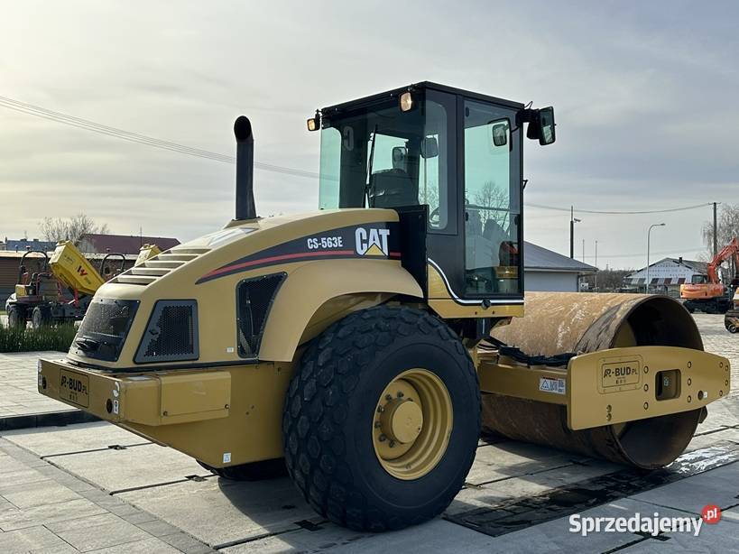 WALEC DROGOWY CATERPILLAR CS563E Tuliszków