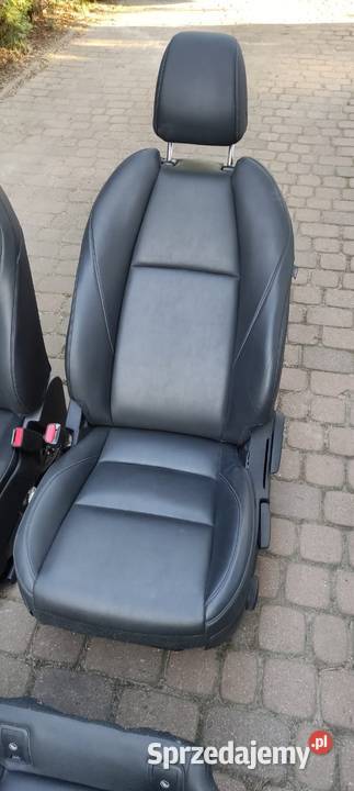 Mazda cx30 komplet siedzeń skórzanych