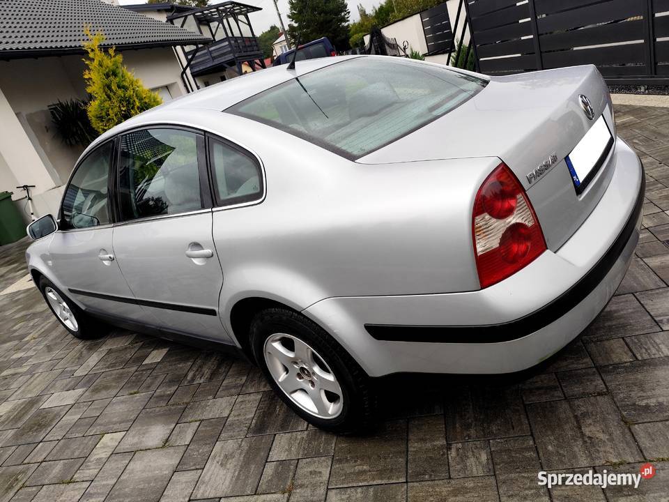 VW Passat B5 FL 16 2001 Niski Przebieg 1KM Jasło sprzedam