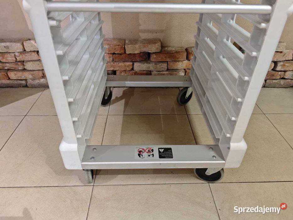 Regał transportowy Rubbermaid 3320 na tace GN 18 Gastronomia Góra