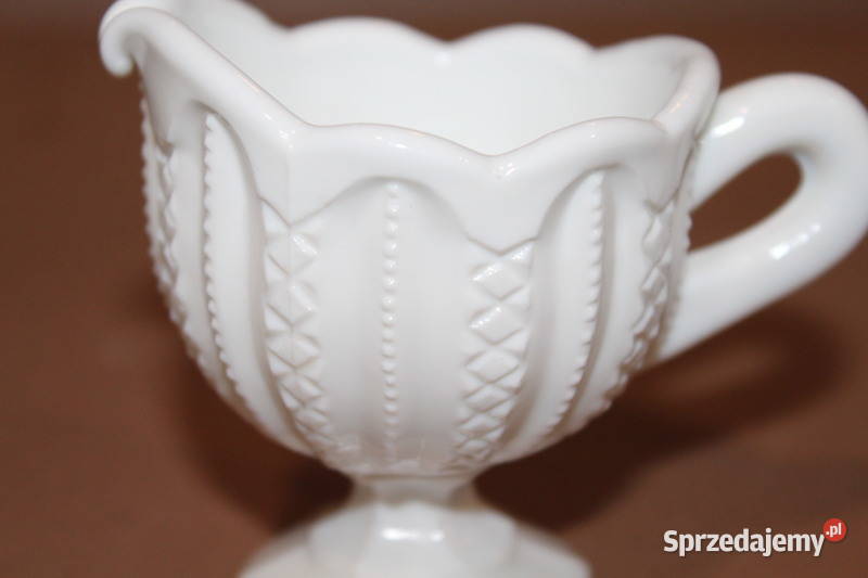 Biały szklany mlecznik 1436 Szczecin sprzedam