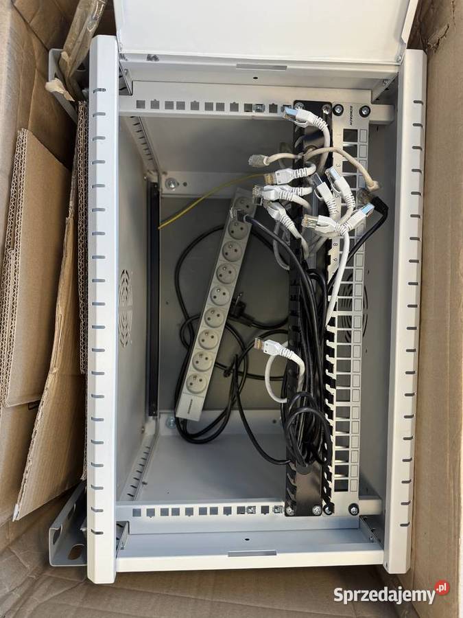 Mała szafka Rack 19 idealna do serwera switcha Wrocław