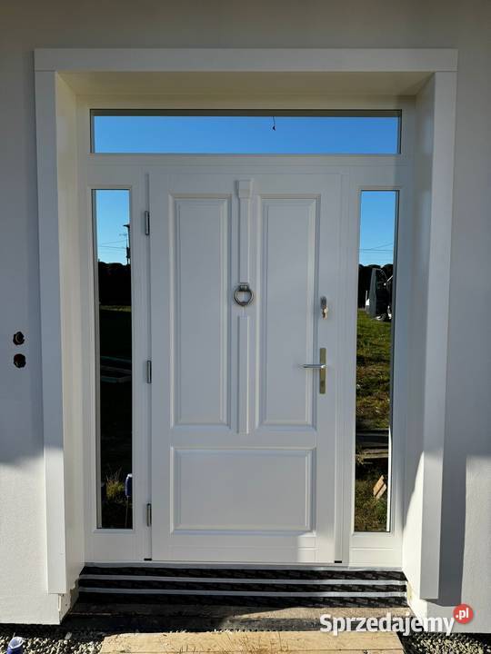 Drzwi Classic 4 jednoskrzydłowe z naświetlami Raba Niżna