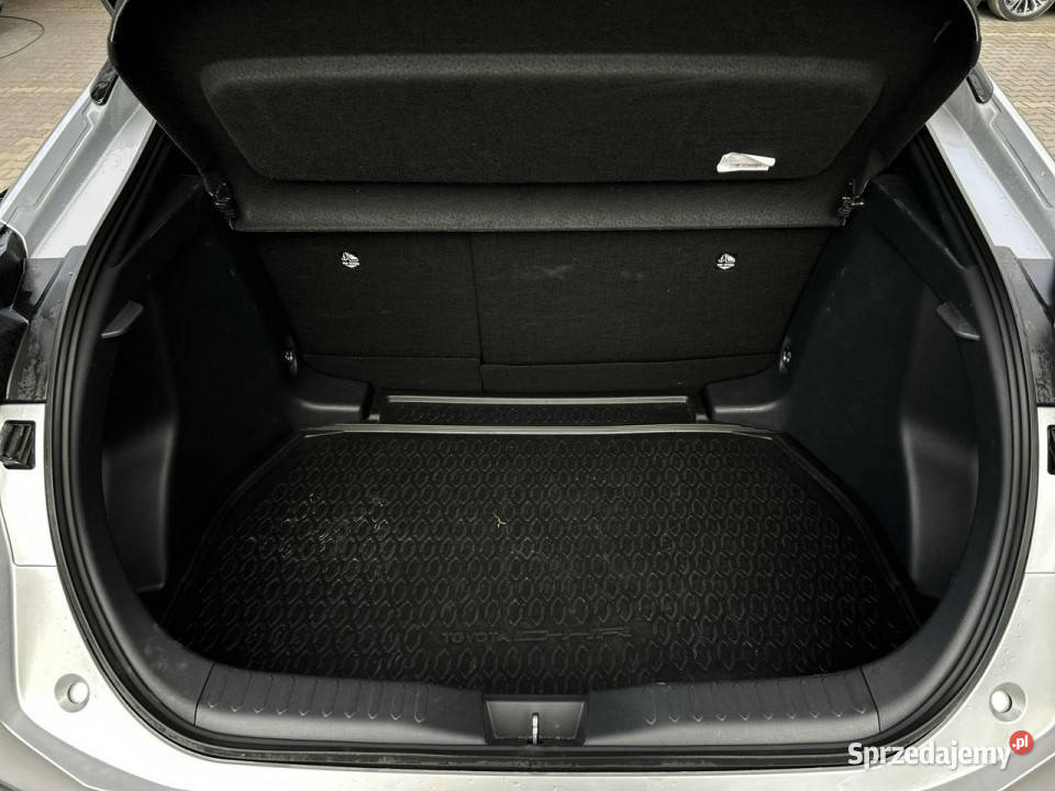 Toyota CHR 18 HSD 140 STYLE salon Polska