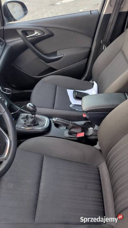 Opel Astra J Sports Tourer benzyna Radomice sprzedam