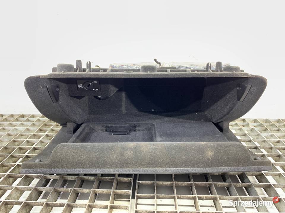 SCHOWEK PASAŻERA AUDI Q7 4L Hatchback 0616 PÓŁKA