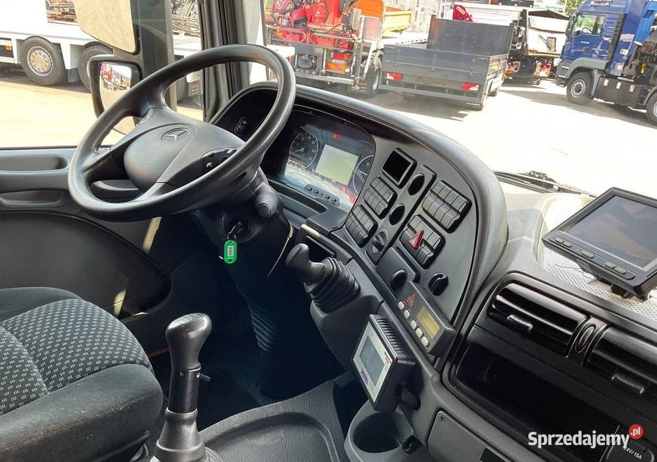 Holownik 4 osiowy 8x4 Mercedes FALKOM do Warszawa sprzedam