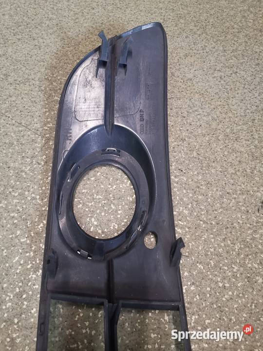 Kratka zaślepka halogenu prawa zderzaka Audi a6 Zamość