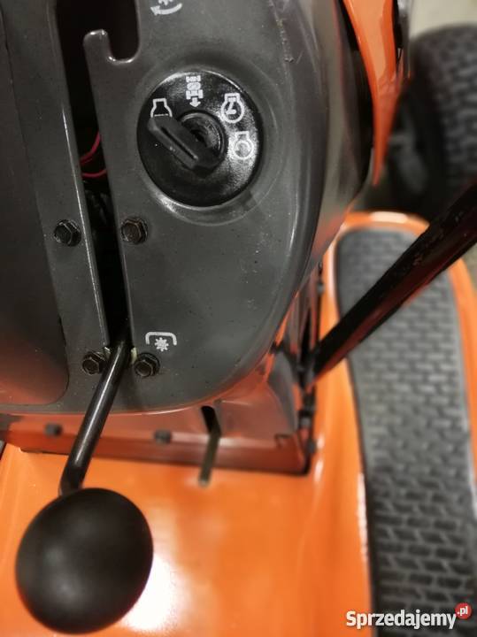 kosiarka Husqvarna LTH151 z wyrzutem bocznymkosz